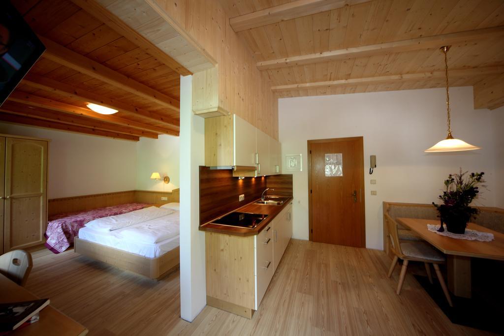 Garni Miriam La Villa (Trentino Alto Adige) Quarto foto