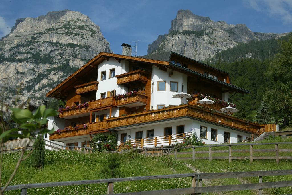Garni Miriam La Villa (Trentino Alto Adige) Exterior foto